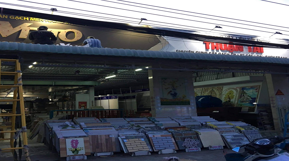 Cửa hàng gạch men Vĩnh Long Thuận Tài
