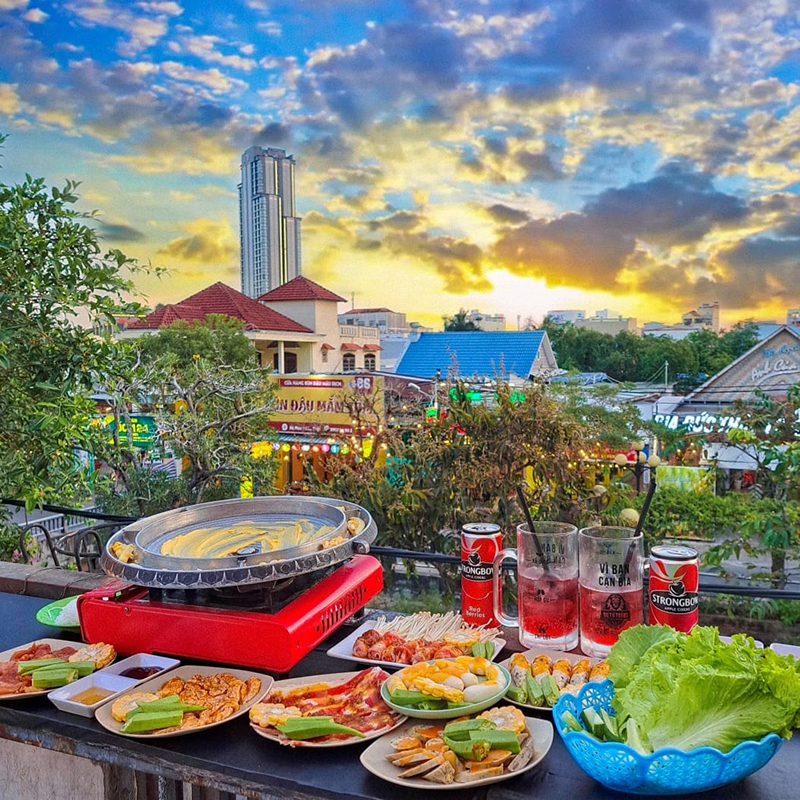 Quán ăn view đẹp Cần Thơ Delio (Lẩu nướng Sân Thượng)
