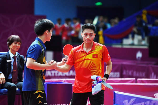 Sân cầu lông - sân bóng bàn Hậu Giang Gia Thịnh