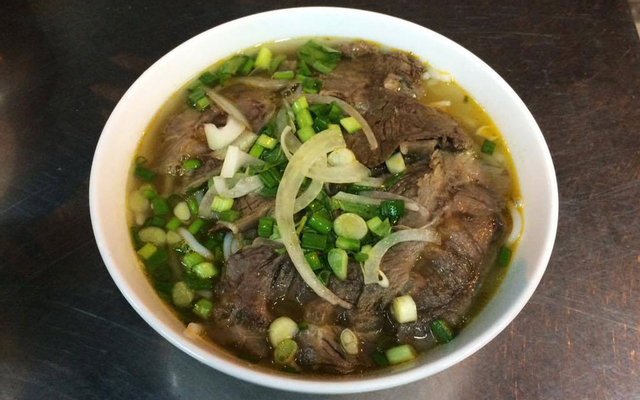Bún bò huế Vĩnh Long Cô Hồng