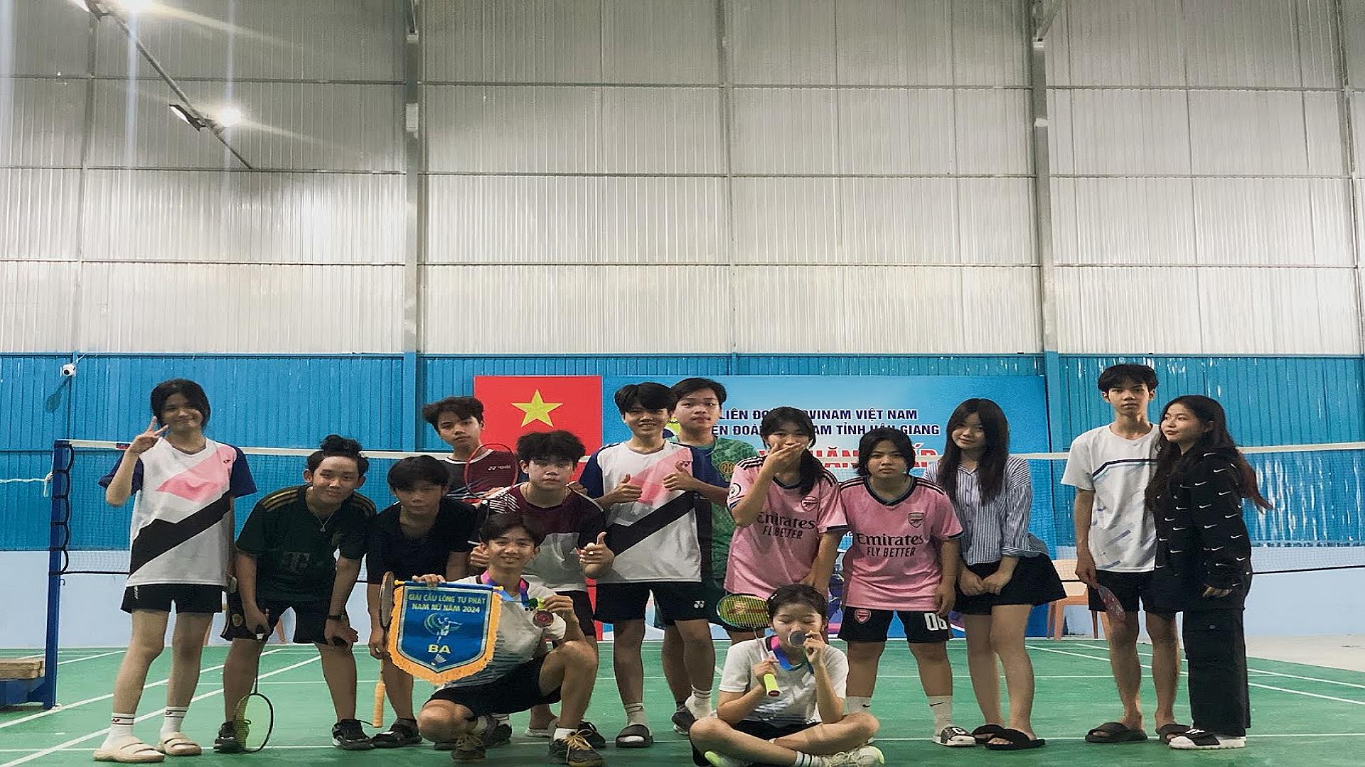 Sân cầu lông Hậu Giang Thị Trấn Một Ngàn