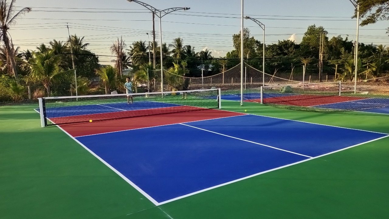 sân tennis Vĩnh Long Vợt Gỗ