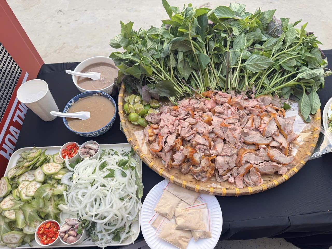 Ăn gì ở Đường Bắc Hải