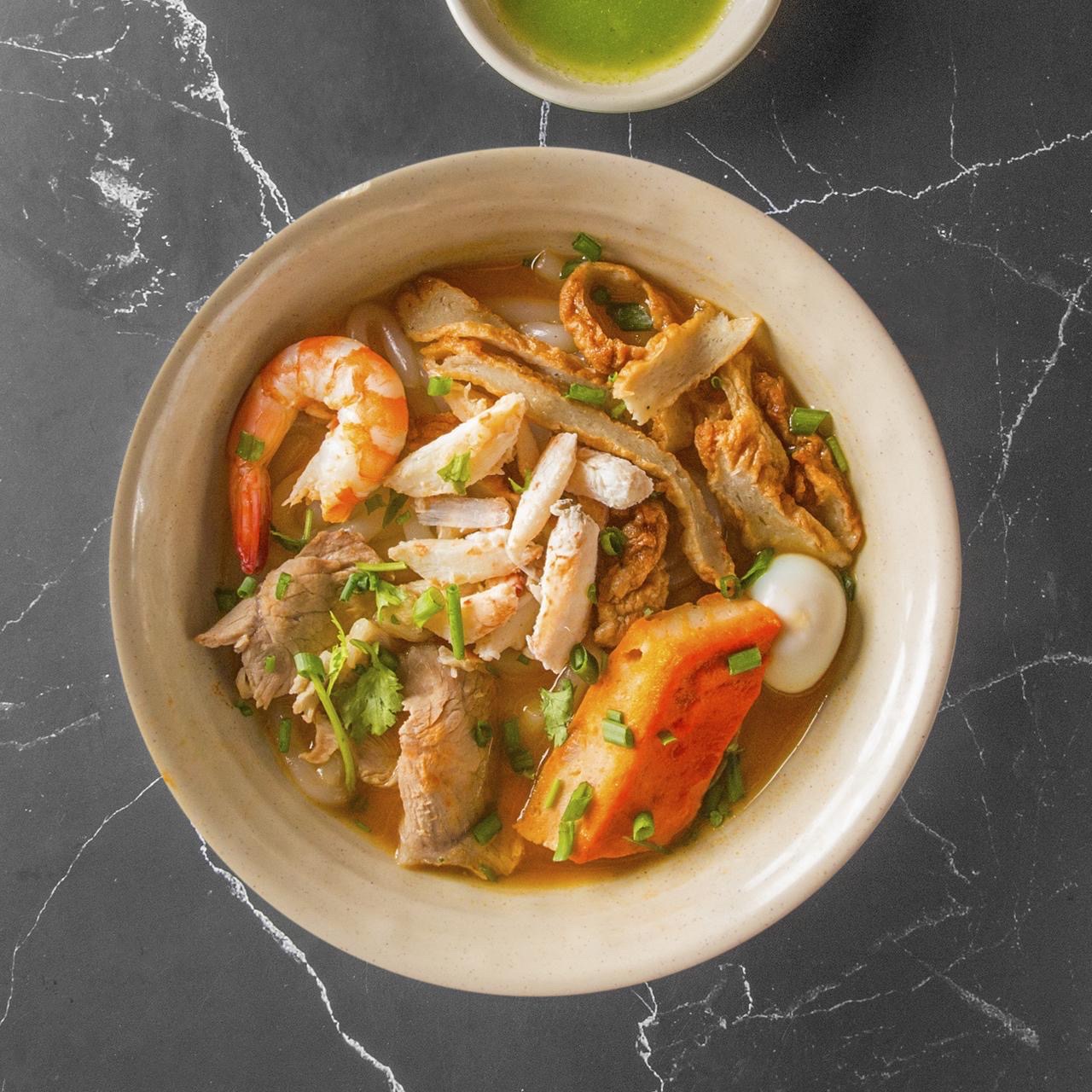 Ăn gì ở Đường Trần Bình Trọng