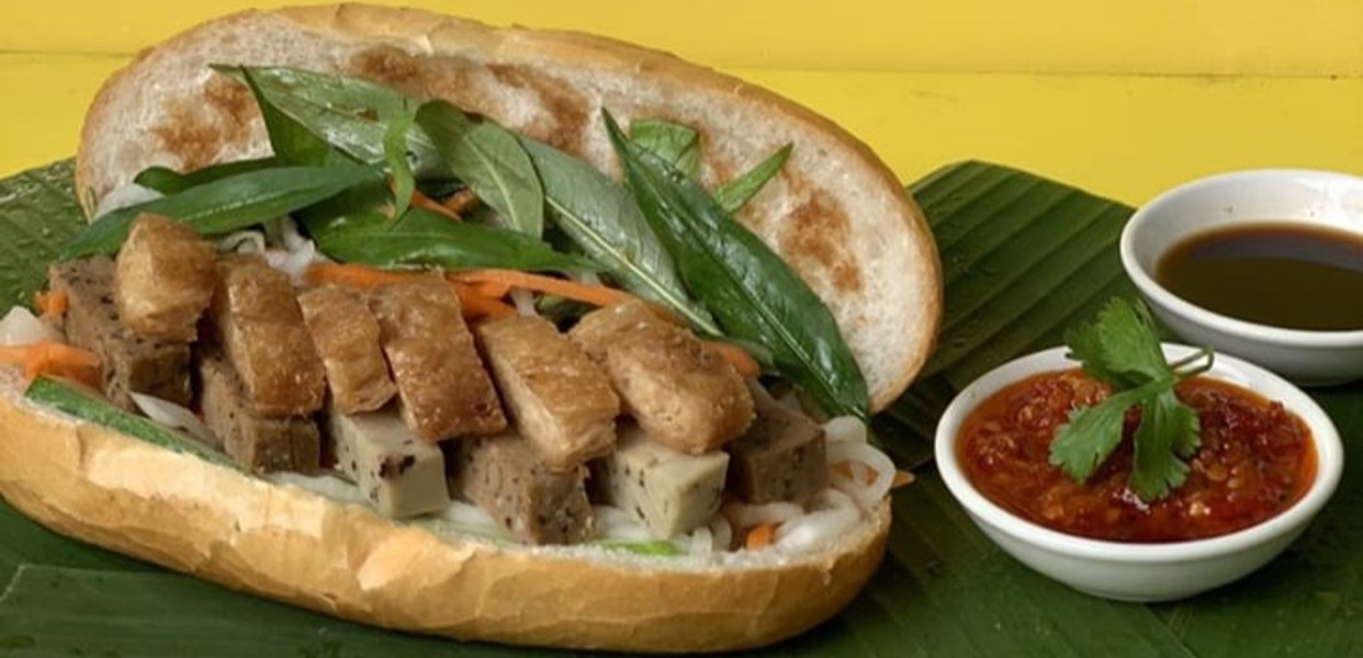 Ăn gì ở Đường Trần Bình Trọng