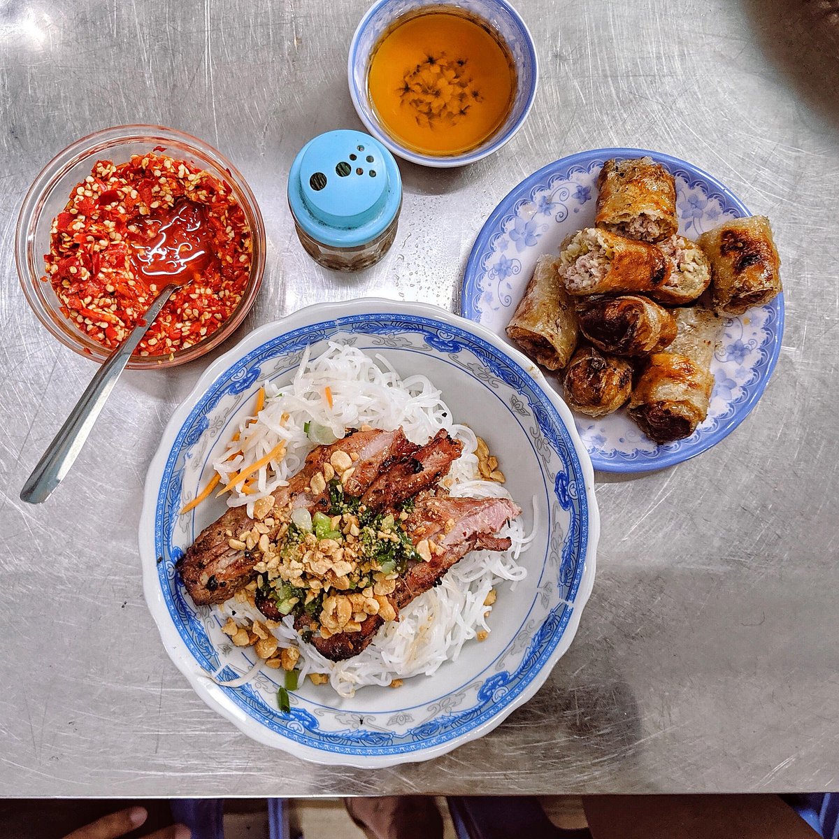 Quán ăn đường Cô Giang