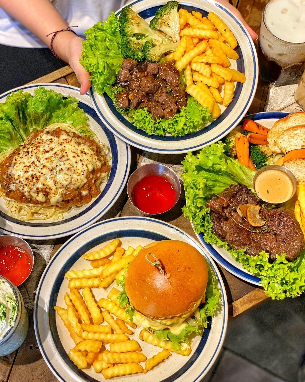 Quán ăn ngon Đường Tô Hiến Thành