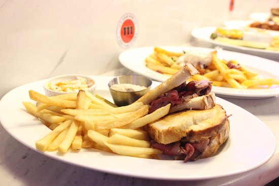 Eddie's New York Deli & Diner