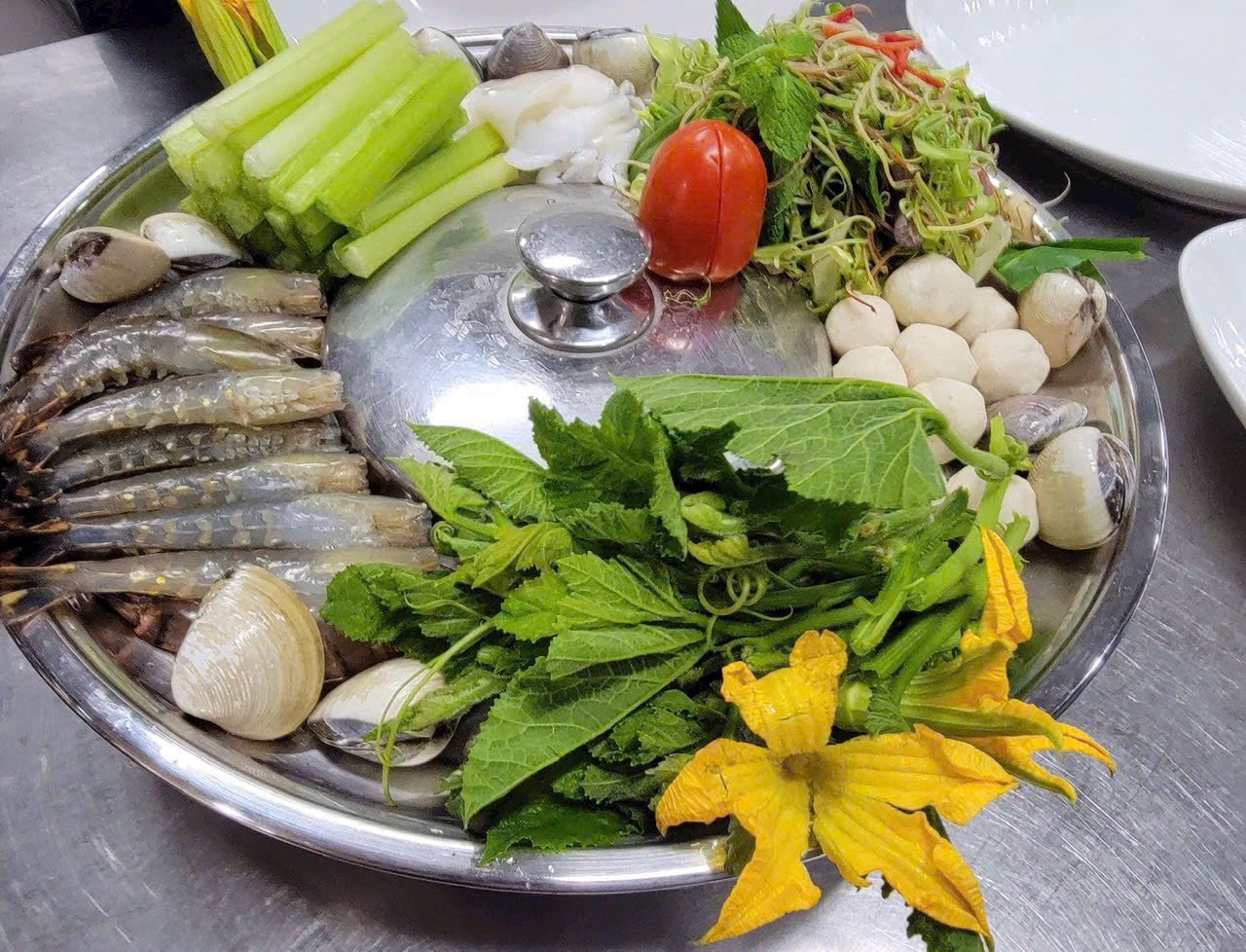 Quán ăn đường Lê Văn Sỹ