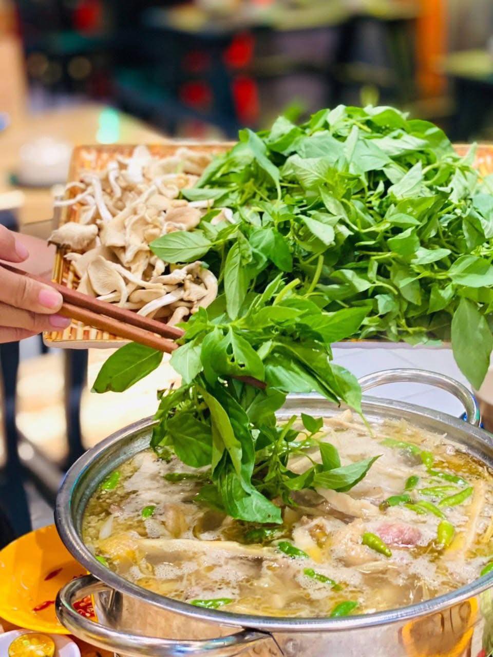 Quán ăn đường Cô Giang