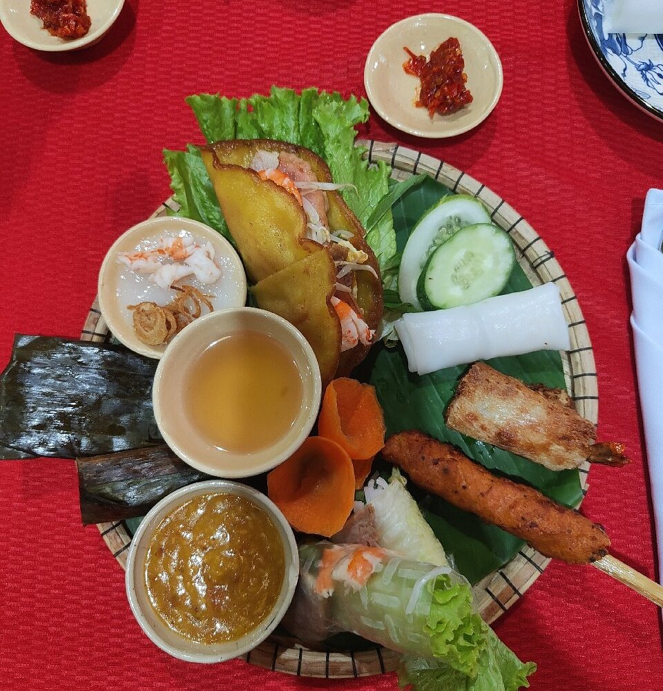 quán ăn ngon gần phố đi bộ Nguyễn Huệ